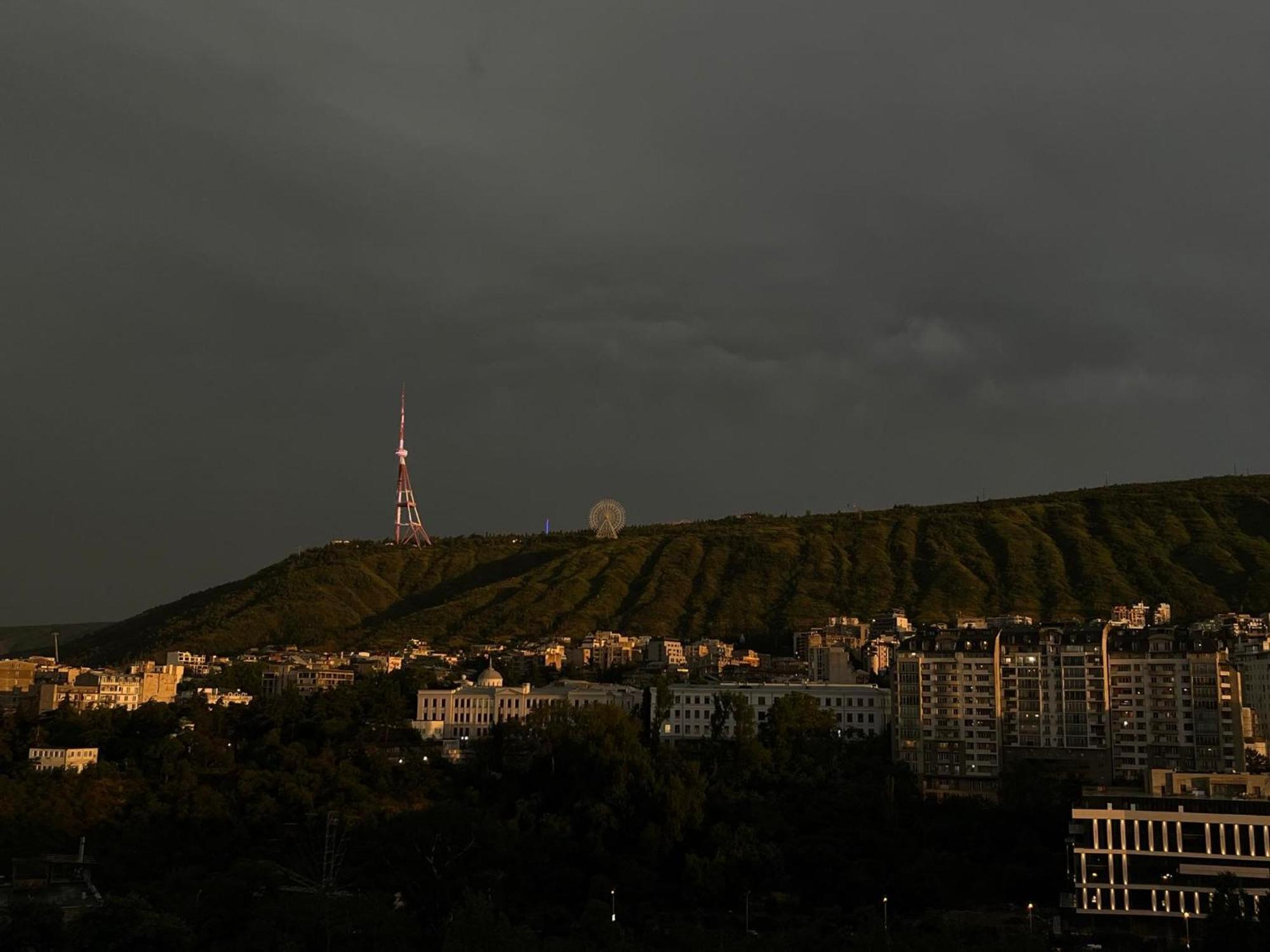 Panorama Khiliani Apartamento Tbilisi Exterior foto