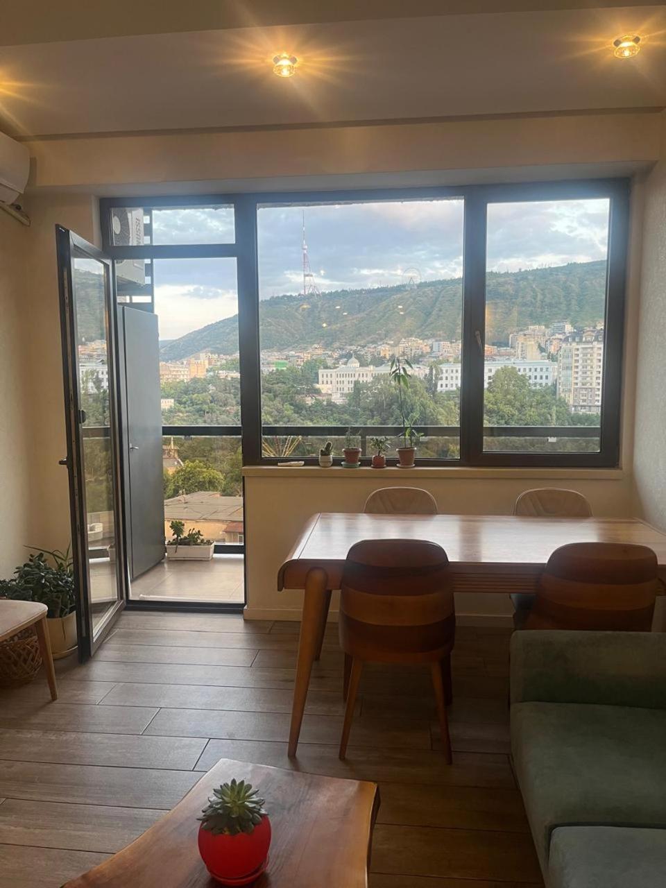 Panorama Khiliani Apartamento Tbilisi Exterior foto